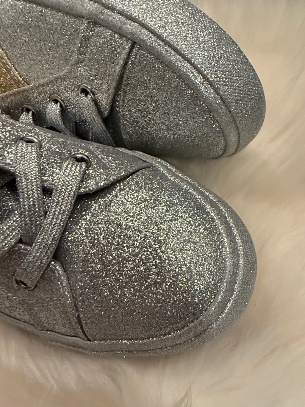 Kendall & Kylie Silver Glitter Sneakers With Gold Accent — image 6 of 7